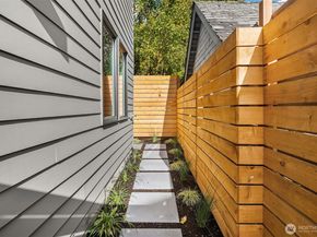 4524 Corliss Avenue N B, Seattle WA 98103