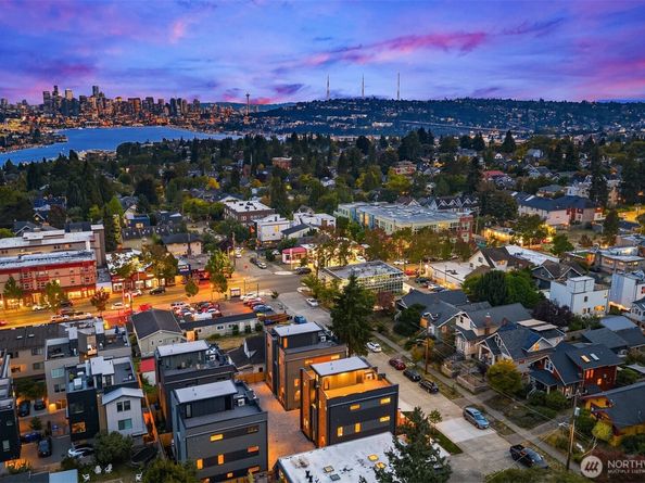 4524 Corliss Avenue N B, Seattle WA 98103