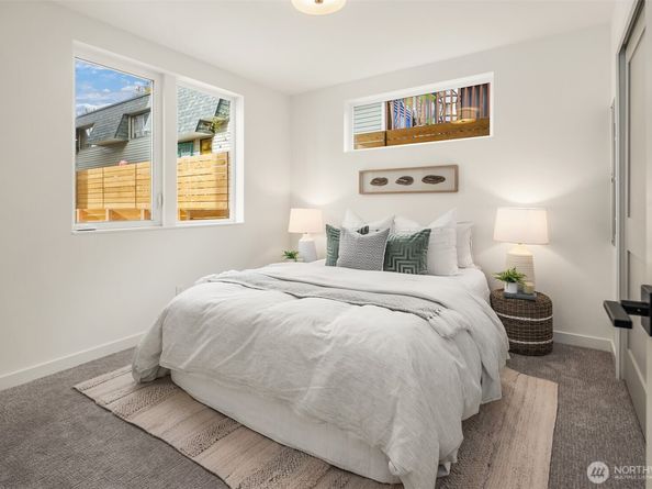 4524 Corliss Avenue N B, Seattle WA 98103