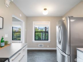 1136 13th Avenue 305, Seattle WA 98122