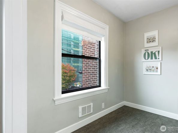 1136 13th Avenue 305, Seattle WA 98122