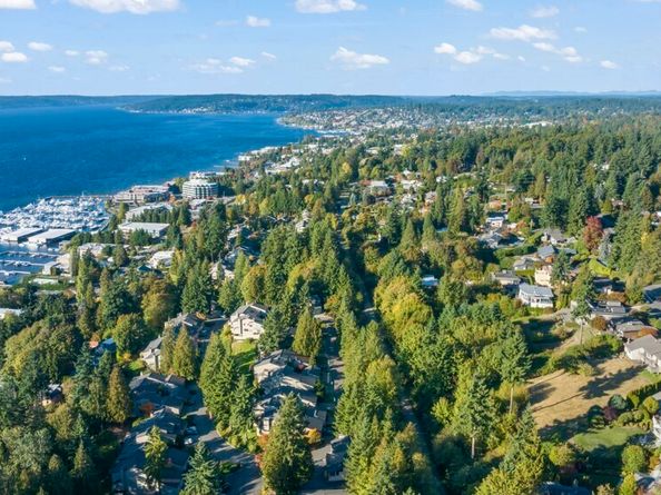 4617 103rd Lane NE, Kirkland WA 98033