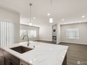 3812 194th Lane SE, Bothell WA 98012