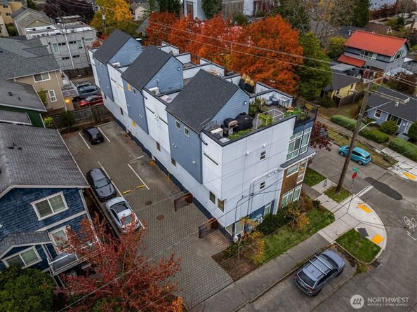 9201 Linden Avenue N D, Seattle WA 98103