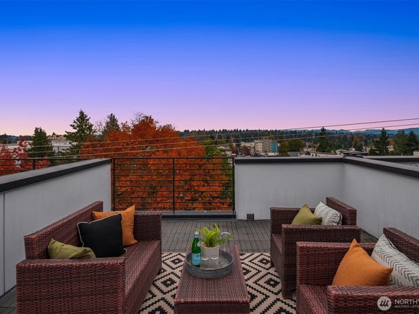 9201 Linden Avenue N D, Seattle WA 98103