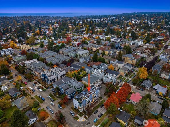9201 Linden Avenue N D, Seattle WA 98103