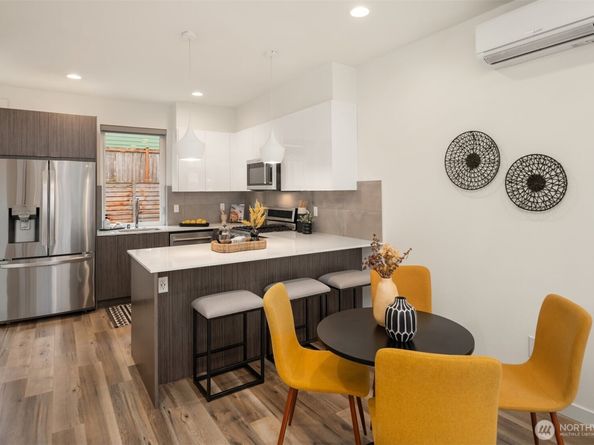 9201 Linden Avenue N D, Seattle WA 98103