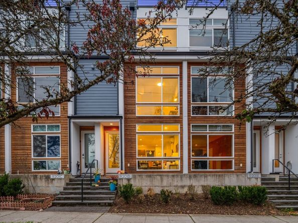 9201 Linden Avenue N D, Seattle WA 98103