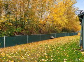 1040 S 320th Street 18, Federal Way WA 98003