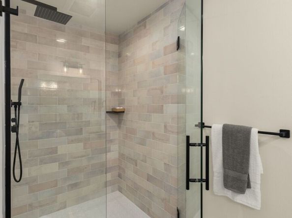 10306 E Midvale Avenue N, Seattle WA 98133