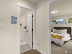 10306 E Midvale Avenue N, Seattle WA 98133