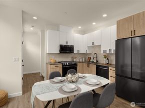 10306 E Midvale Avenue N, Seattle WA 98133