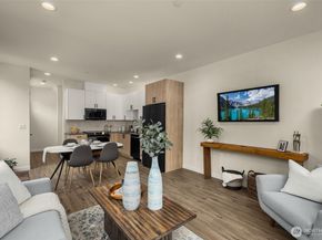 10306 E Midvale Avenue N, Seattle WA 98133