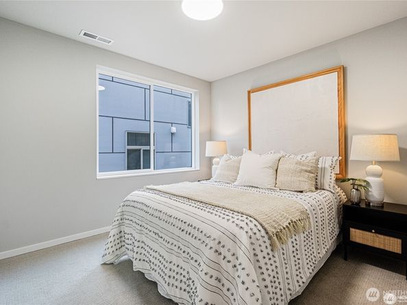 1801 NW 65th Street B, Seattle WA 98117