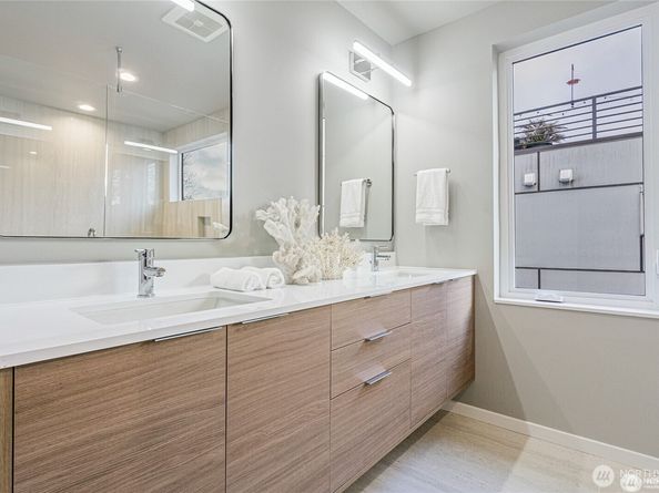 1801 NW 65th Street B, Seattle WA 98117