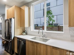 1801 NW 65th Street B, Seattle WA 98117