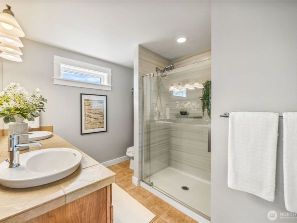 3219 21st Avenue W A, Seattle WA 98199