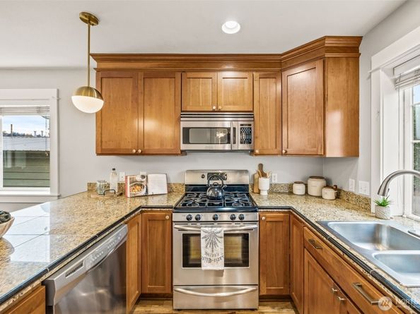 3219 21st Avenue W A, Seattle WA 98199