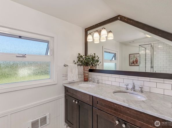 5037 33rd Avenue W, Everett WA 98203