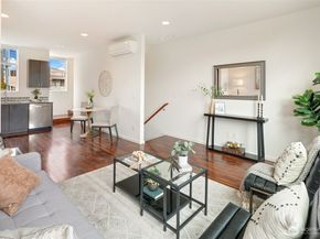 14308 Midvale Avenue N, Seattle WA 98133