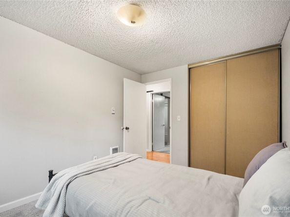 15625 42nd Avenue S C12, Tukwila WA 98188
