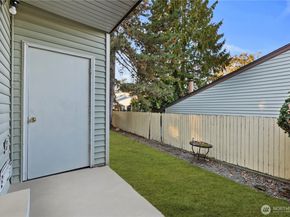 15625 42nd Avenue S C12, Tukwila WA 98188
