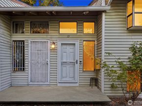 15625 42nd Avenue S C12, Tukwila WA 98188