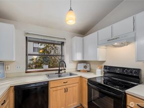 15625 42nd Avenue S C12, Tukwila WA 98188