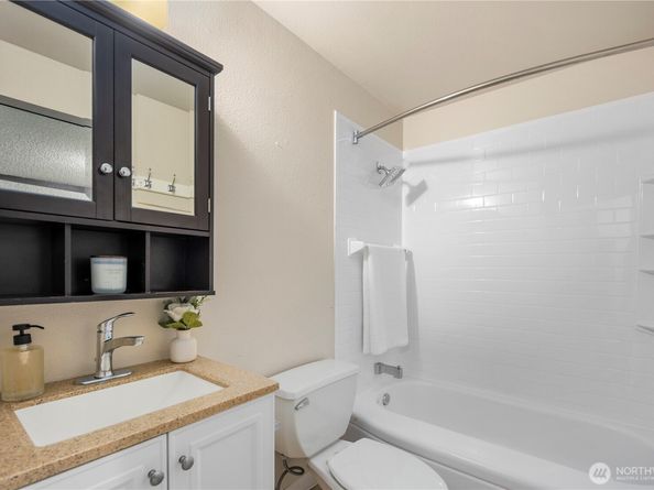 15625 42nd Avenue S C12, Tukwila WA 98188