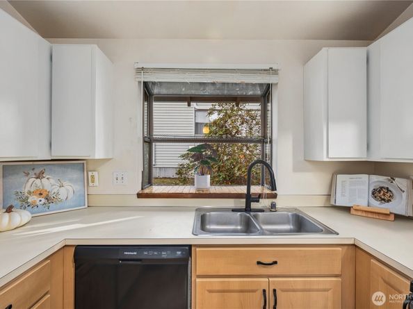 15625 42nd Avenue S C12, Tukwila WA 98188