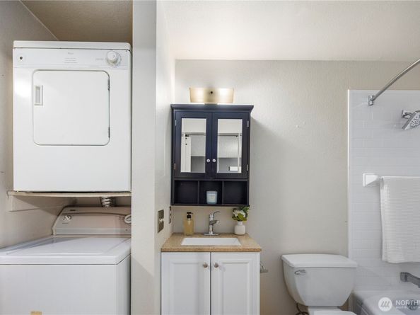15625 42nd Avenue S C12, Tukwila WA 98188