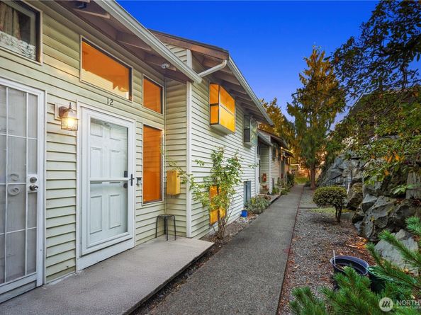 15625 42nd Avenue S C12, Tukwila WA 98188