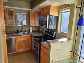 2822 Prosch Avenue W, Seattle WA 98119