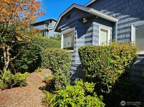 2822 Prosch Avenue W, Seattle WA 98119