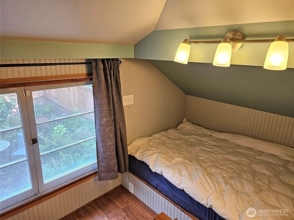 2822 Prosch Avenue W, Seattle WA 98119