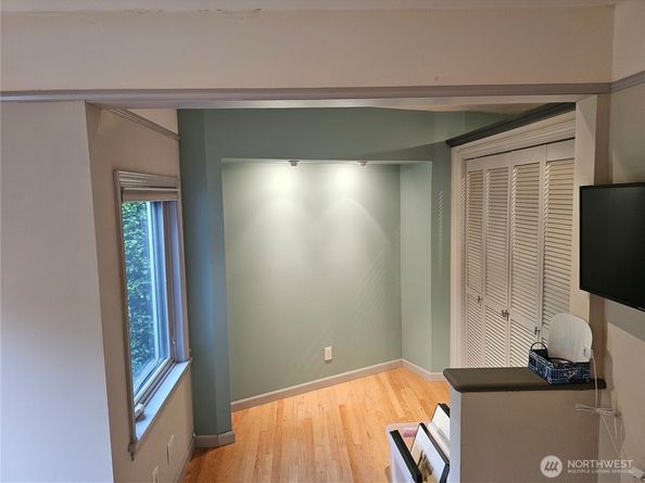 2822 Prosch Avenue W, Seattle WA 98119