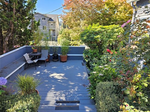 2822 Prosch Avenue W, Seattle WA 98119