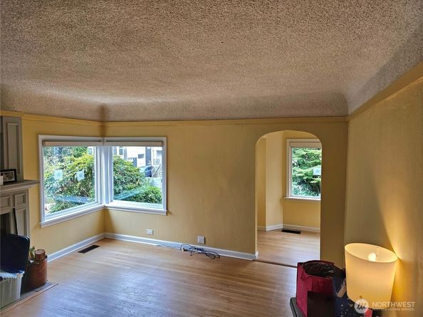 2822 Prosch Avenue W, Seattle WA 98119