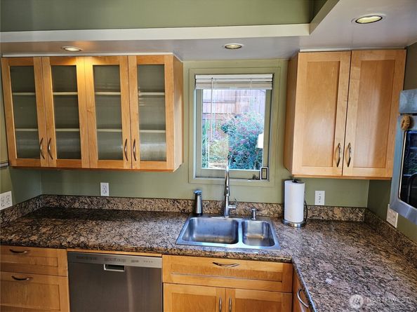 2822 Prosch Avenue W, Seattle WA 98119