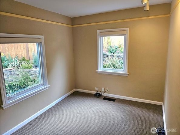 2822 Prosch Avenue W, Seattle WA 98119