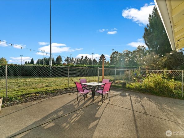 1218 NE 30th St, Auburn WA 98002