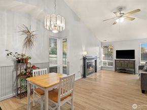 1218 NE 30th St, Auburn WA 98002
