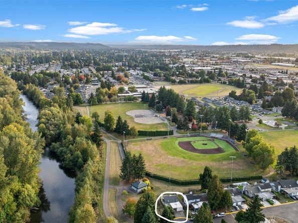 1218 NE 30th St, Auburn WA 98002