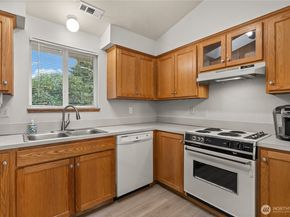 1218 NE 30th St, Auburn WA 98002