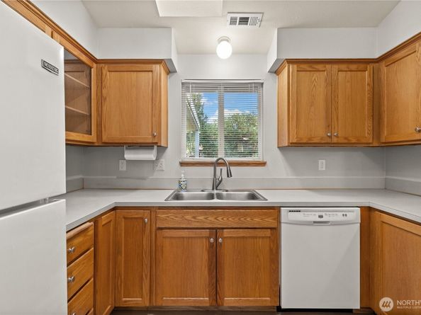 1218 NE 30th St, Auburn WA 98002