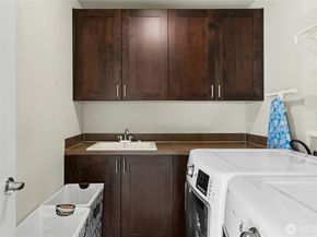 2744 NW Pine Cone Place, Issaquah WA 98027