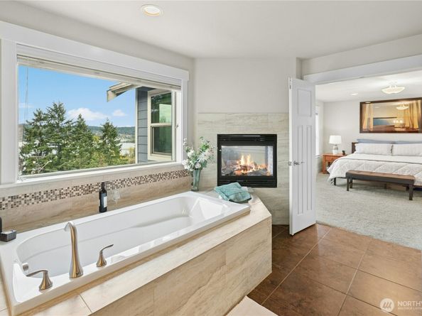 2744 NW Pine Cone Place, Issaquah WA 98027