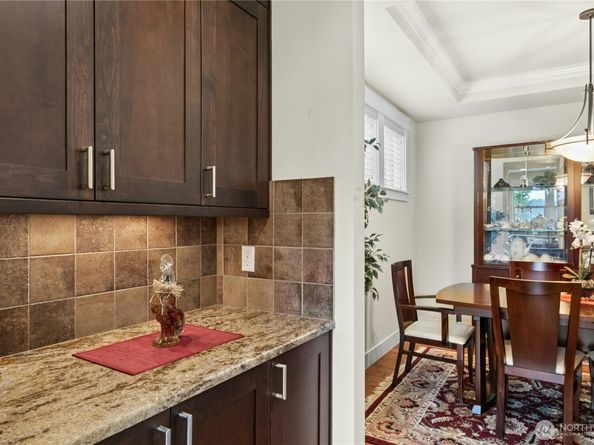 2744 NW Pine Cone Place, Issaquah WA 98027