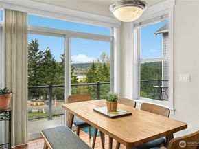 2744 NW Pine Cone Place, Issaquah WA 98027