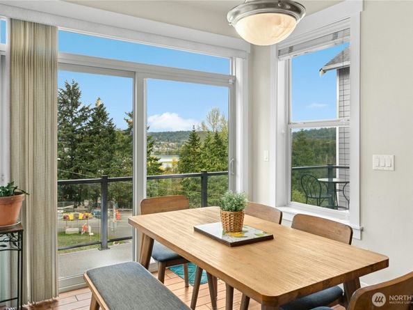 2744 NW Pine Cone Place, Issaquah WA 98027